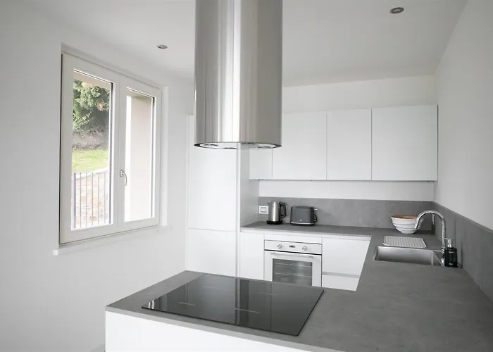 Iseolakerental - Trivia * Solto Collina